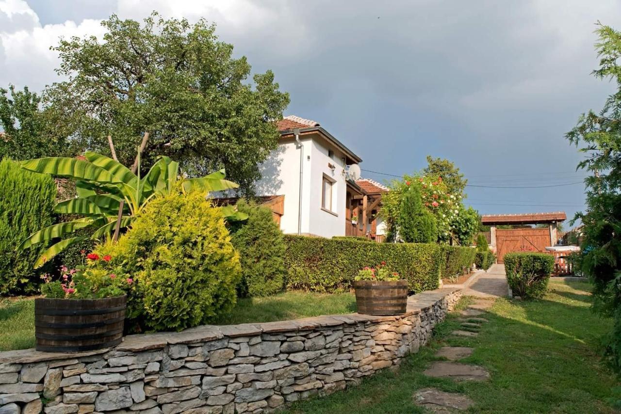 Krushunska Panorama Hotel Krushuna Exterior photo