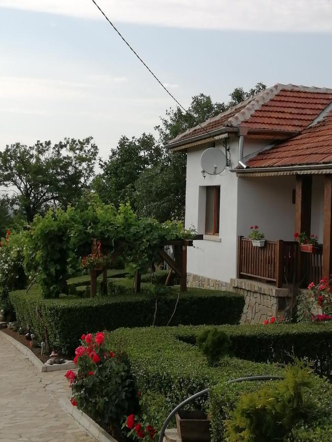 Krushunska Panorama Hotel Krushuna Exterior photo