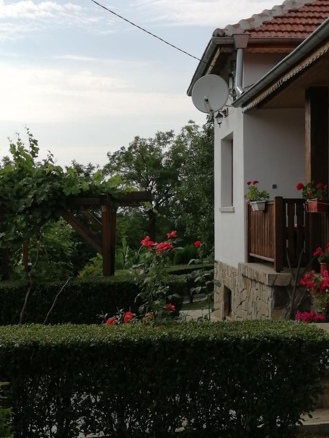 Krushunska Panorama Hotel Krushuna Exterior photo